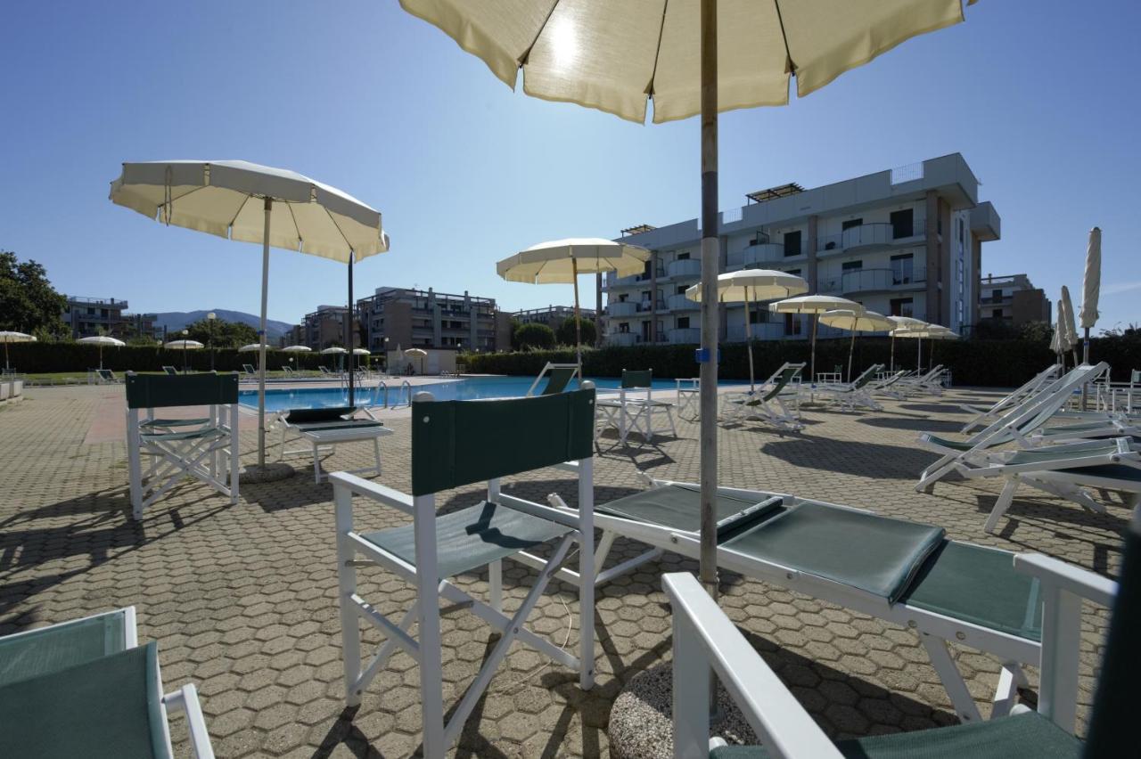 Апарт готель Le Residenze Di Santa Costanza - Mirto/Corbezzolo Сан-Вінченцо Екстер'єр фото